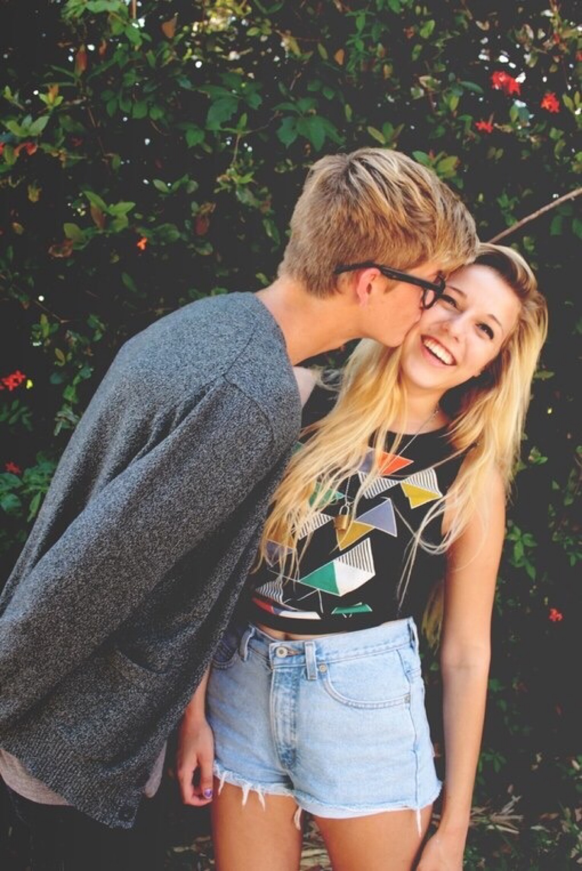 love and independence, emotional balance, healthy relationship, loving without losing yourself, personal growth in love, space in relationships, deep connection, mature love, relationship freedom