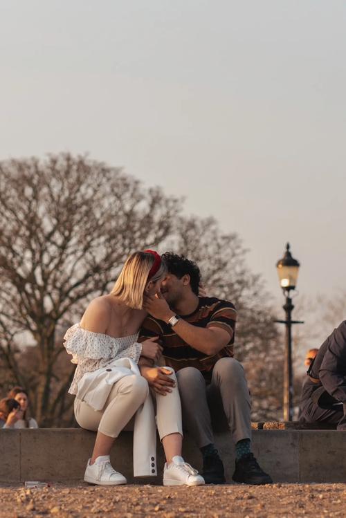 reigniting love, dating teaching, emotional connection, reconnecting after distance, relationship healing, communication in love, lasting relationships, modern love